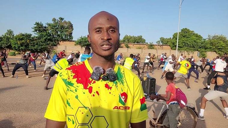 Ouagadougou : Des centaines de marcheurs mobilisés par Kl’s Corps Actif pour promouvoir la santé et la cohésion sociale