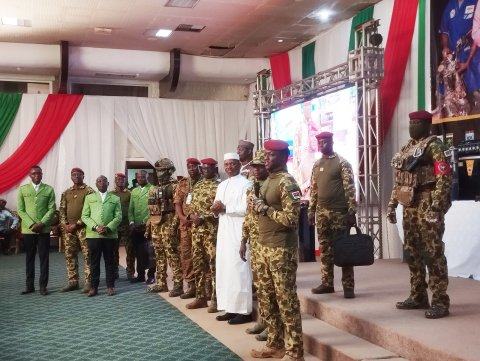 ‎Burkina : « La vie ne s'arrête pas là », le Capitaine Ibrahim Traoré aux veuves et épouses de FDS ‎